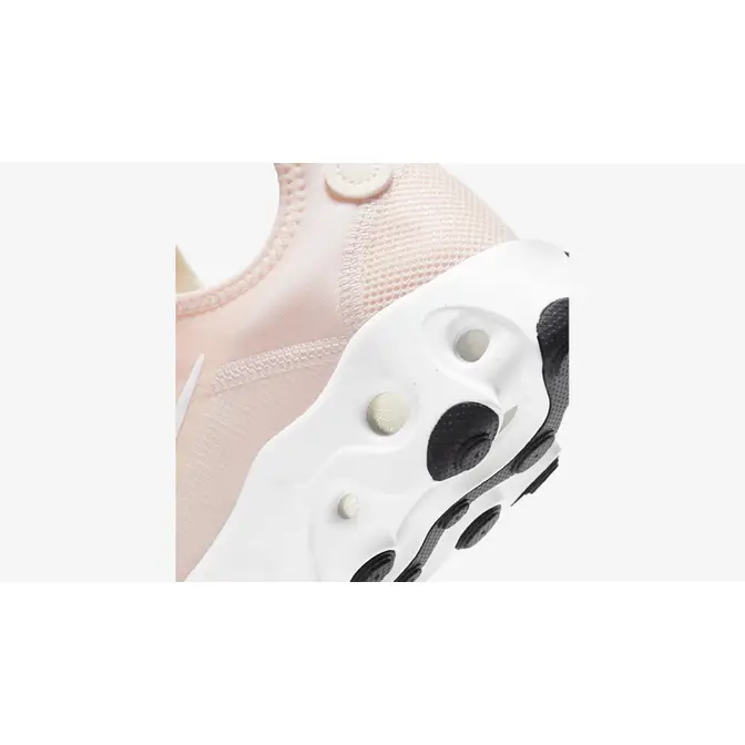 white nike react art3mis