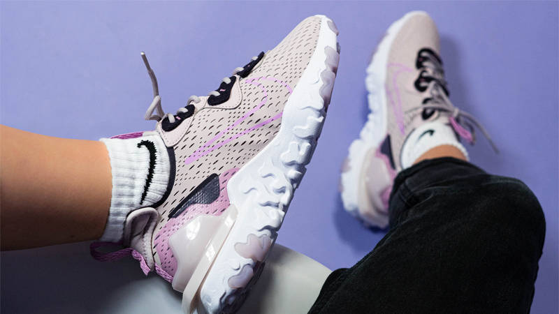 nike react violet rose