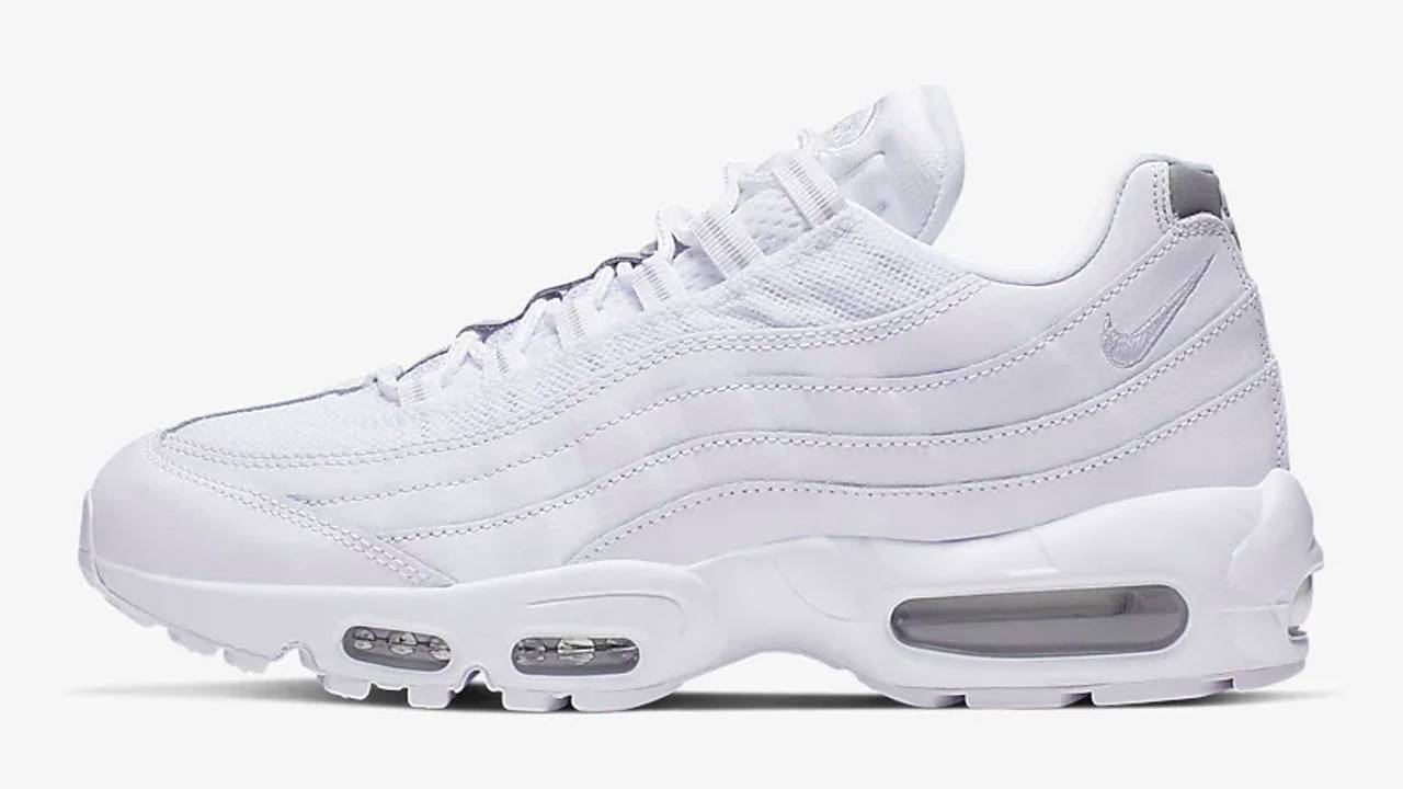 10 Quick Fire Swoosh Steals That You Need To Cop ASAP