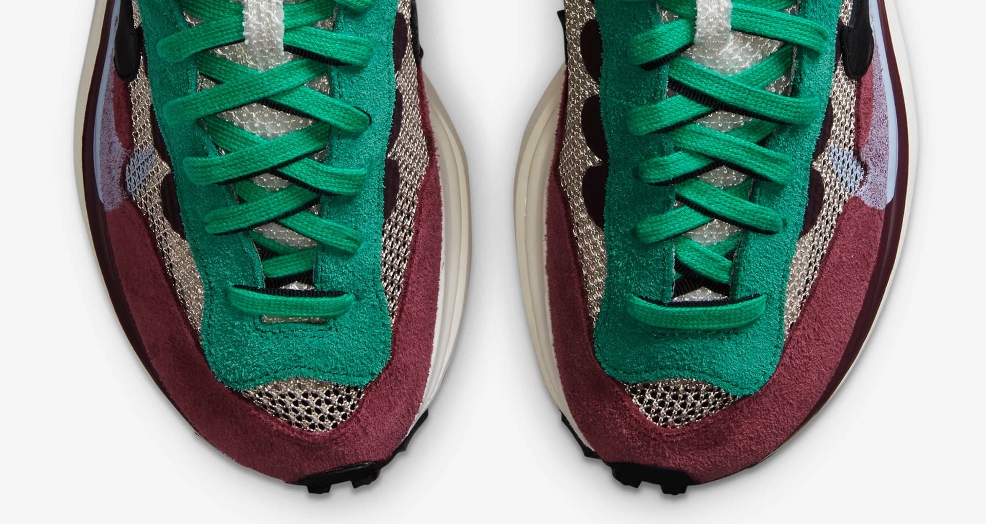 sacai x nike vaporwaffle red green