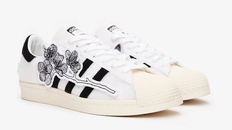 Sneakersnstuff x adidas Superstar Kinenbi side