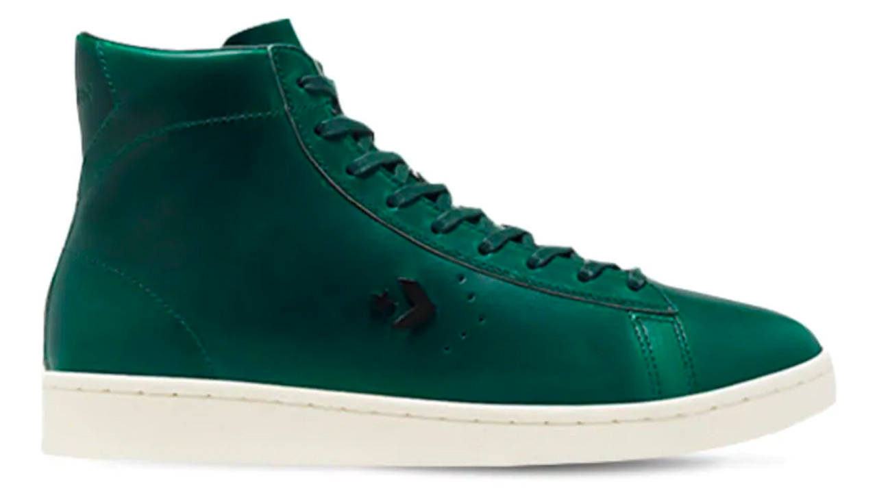 We Seriously Can't Believe You Can Take 40% Off These Must-Cop Sneakers!
