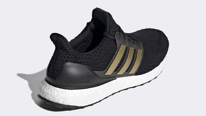 Ultra boost 4. deals black gold