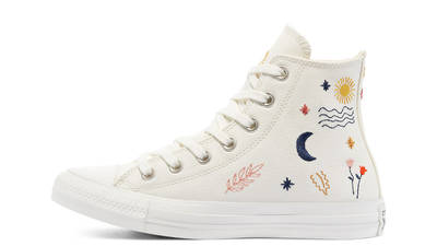 it's okay to wander converse size 7