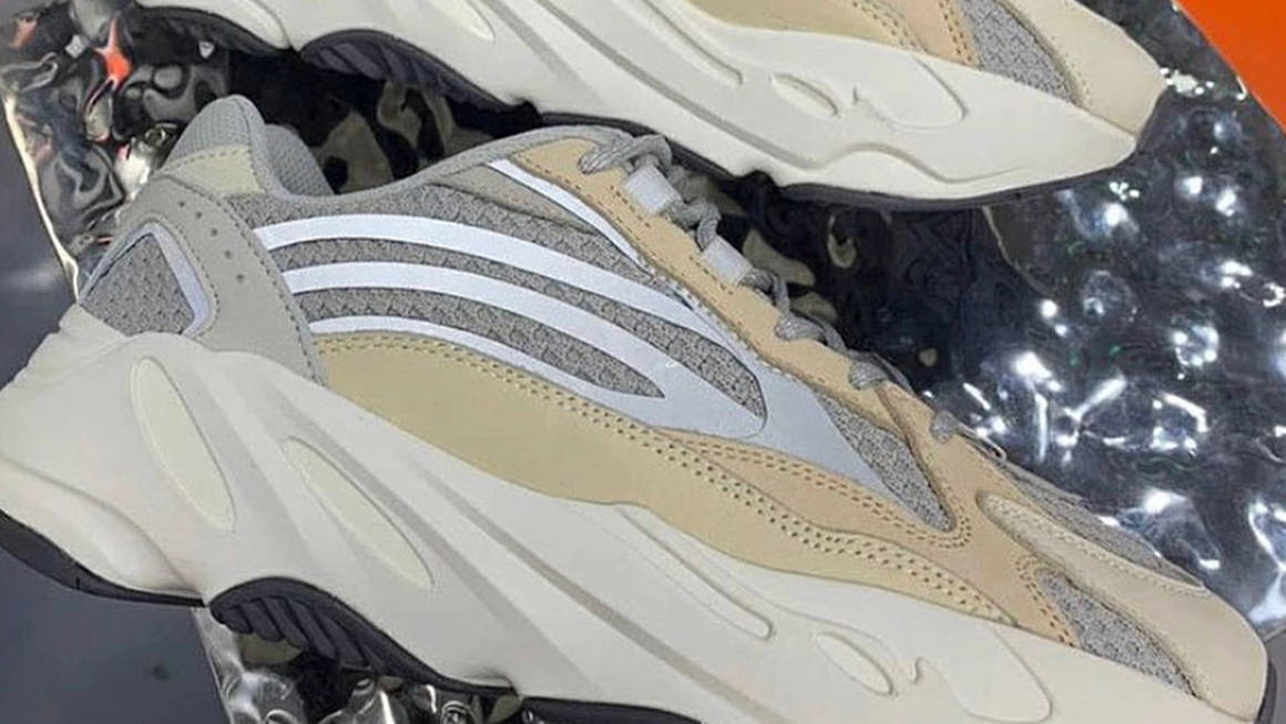 cream yeezy 700