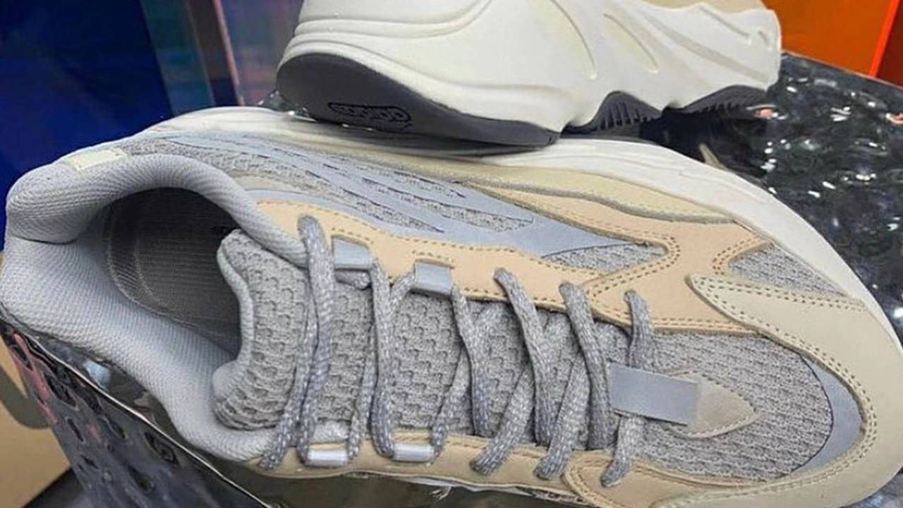 Yeezy 700 V2 "Cream"