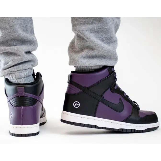 保証半額FRAGMENT × NIKE DUNK HIGH スニーカー