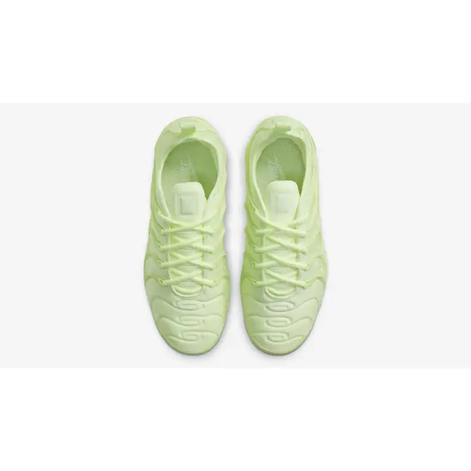 Vapormax plus deals barely volt