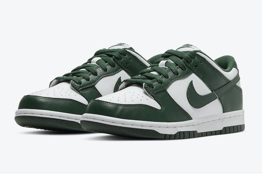 Nike Dunk Low Spartan Green front