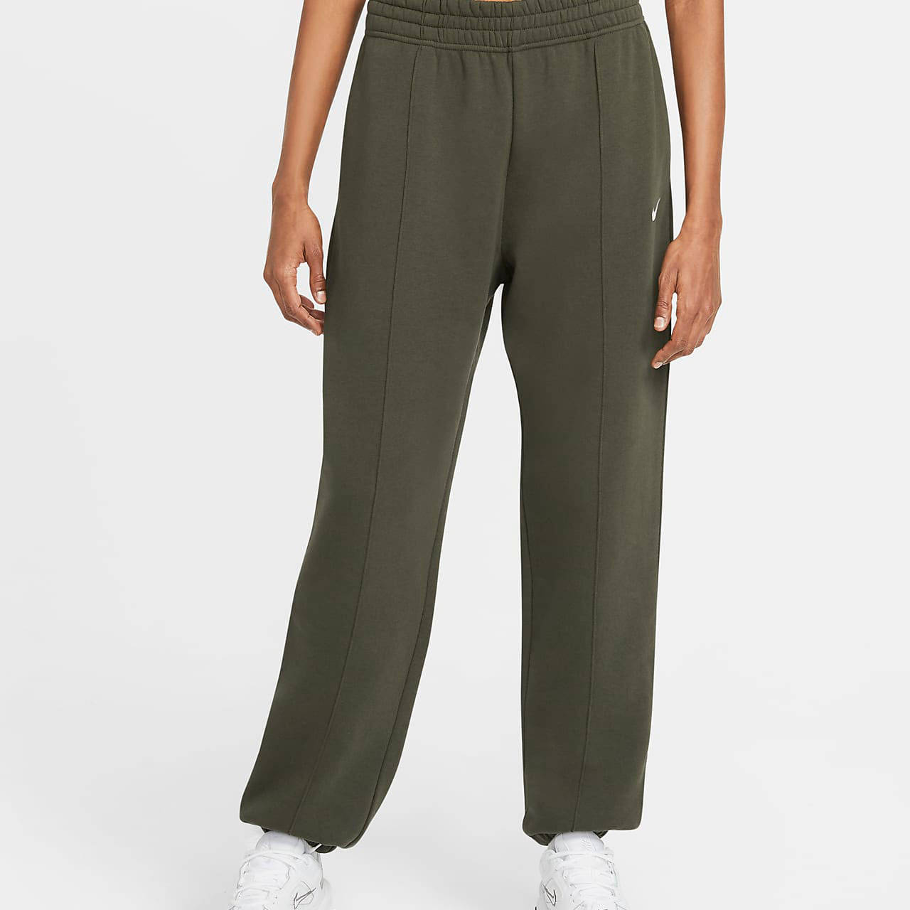Nike sporstwear sweatpants green