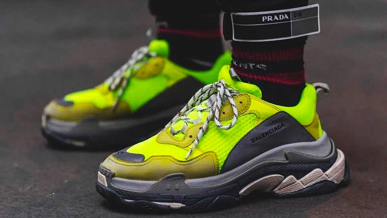 How to Spot a Fake Online Sneaker Store