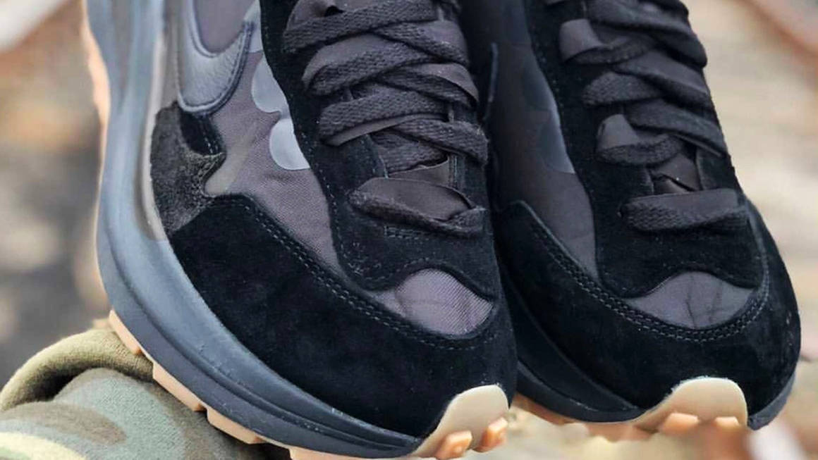 sacai x nike vaporwaffle off noir
