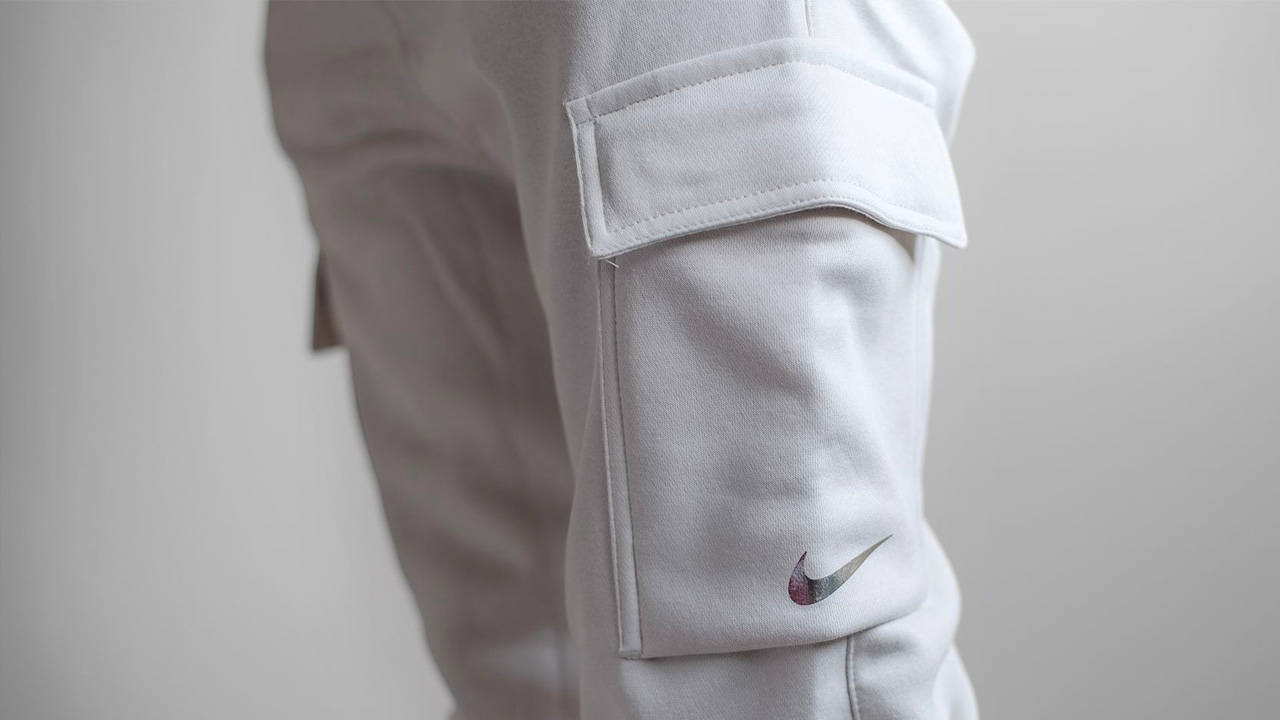 The Nike Fleece Crew & Cargo Trousers "Light Bone" Are the Perfect Quarantine Companion
