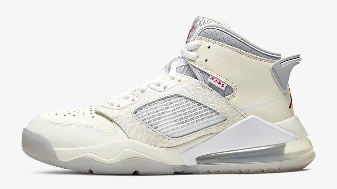 Snap Up These Sizzling Swoosh Steals Before They Sell Out!