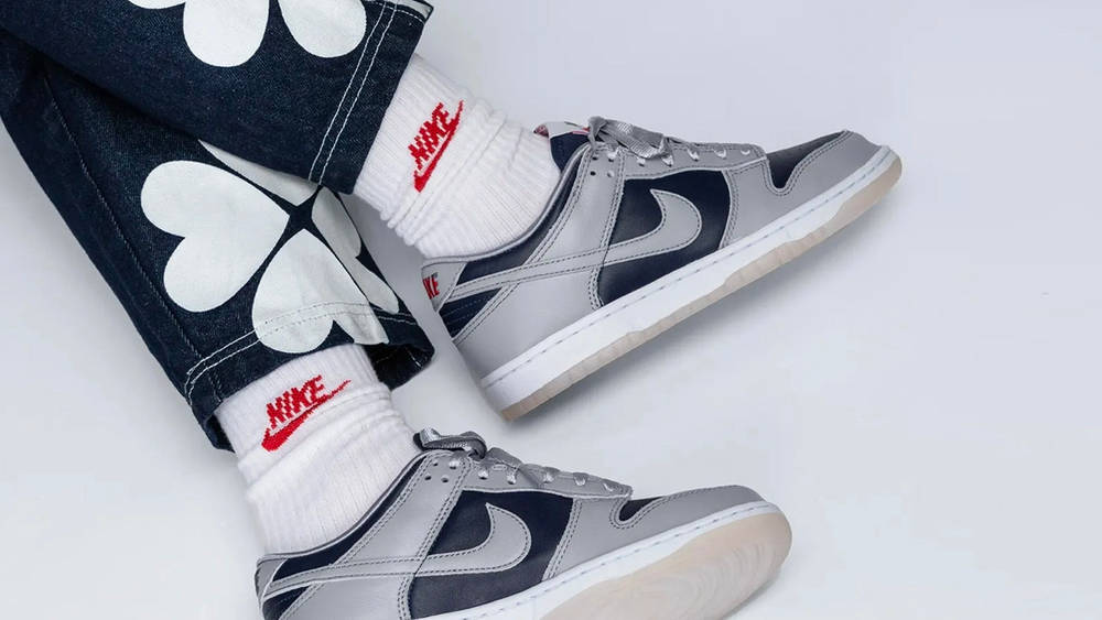 Image via Asphalt Gold Release Reminder: Don't Miss the Nike Dunk Low SP "College Navy"!
