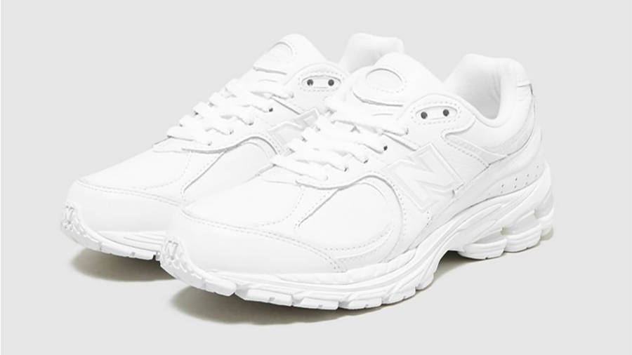 white womens new balance trainers