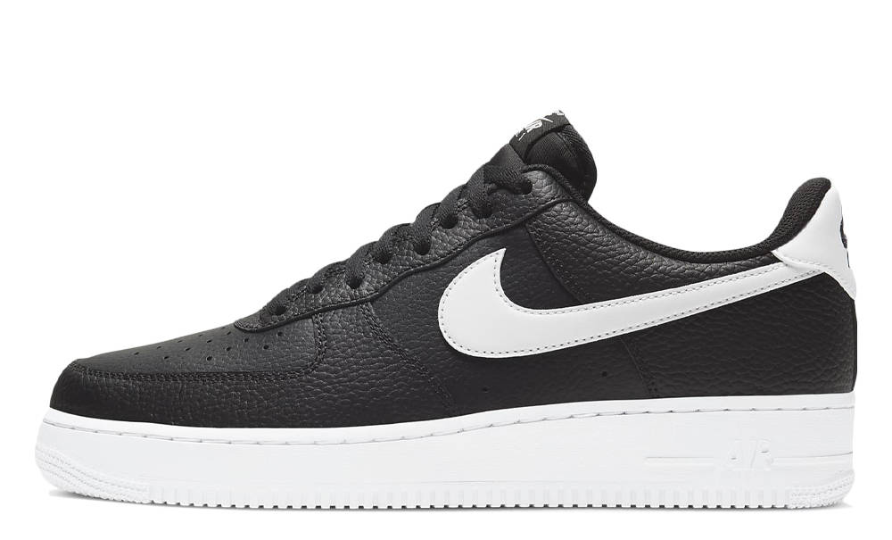 Nike Air Force 1 07 Black White