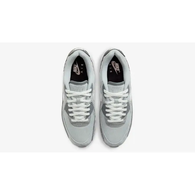 air max 90 light smoke grey on feet