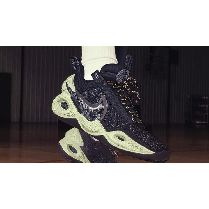 cosmic unity green glow on feet