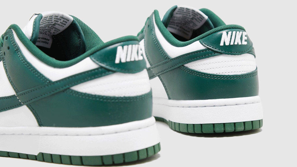 Nike Dunk Low Team Green Heel