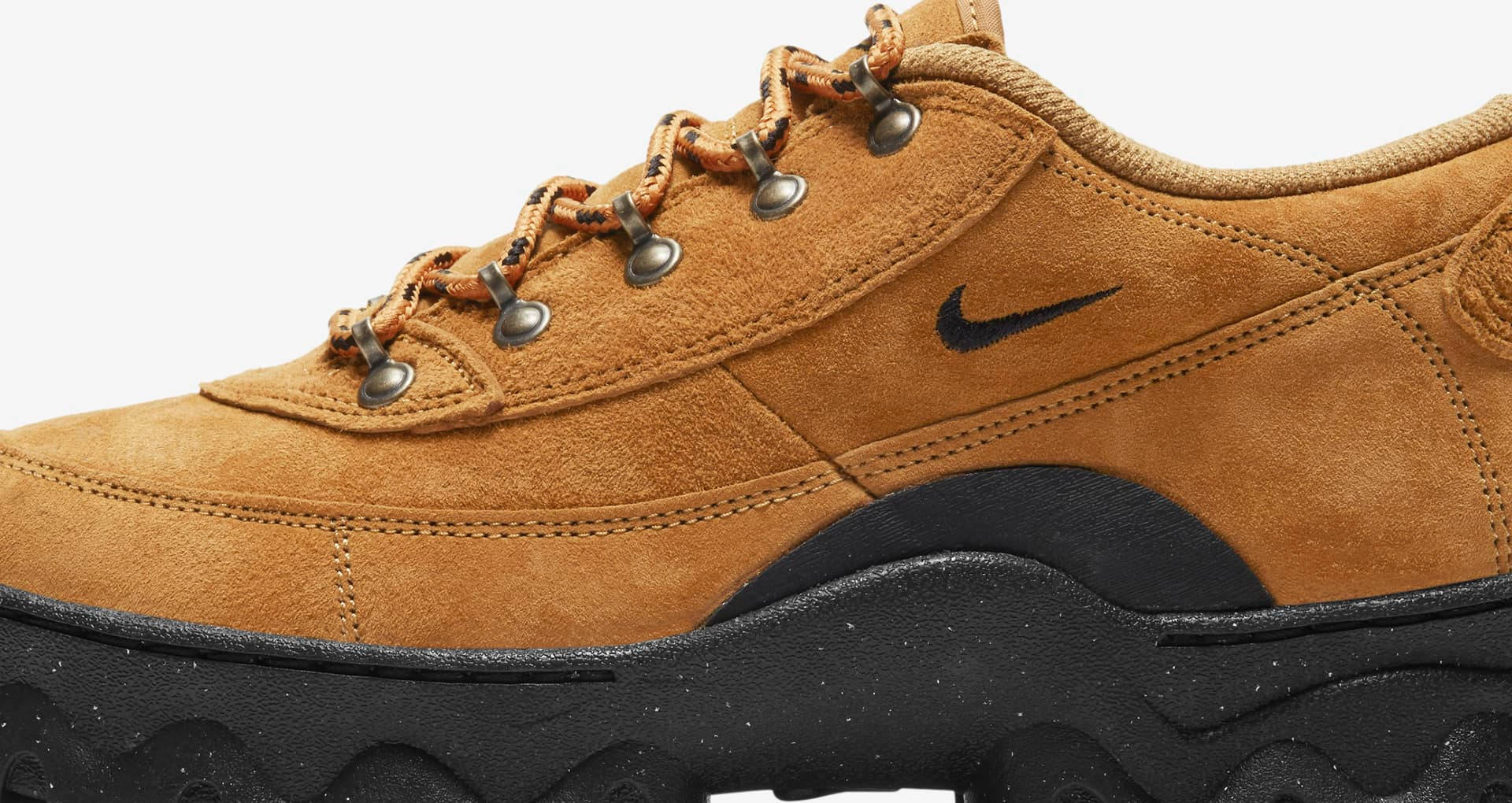 nike lahar low w suede sneaker boots in wheat