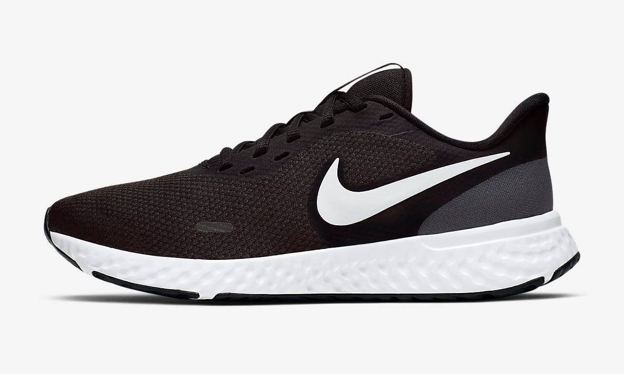 Nike Revolution Running