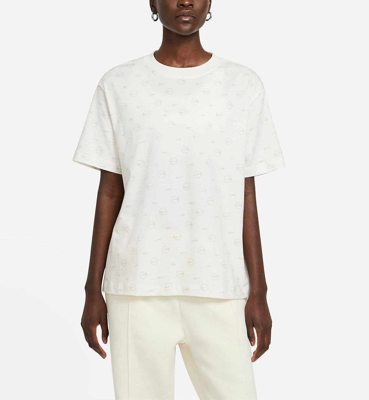 Nike Sportswear Logo Print t-shirt cream