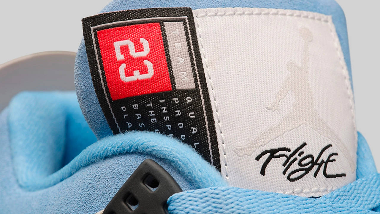 Air Jordan 4 "University Blue"