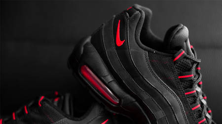 Keep It Stealthy With the Nike Air Max 95 "Black" Keep It Stealthy With the Nike Air Max 95 "Black"