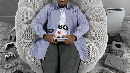 Your Best Look Yet at the Upcoming COMME DES GARÇONS PLAY x Nike Apparel Collection Your Best Look Yet at the Upcoming COMME DES GARÇONS PLAY x Nike Apparel Collection