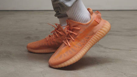 These Yeezy Boost 350 V2 "Mono Clay" Shots Show Off the New Upper Material These Yeezy Boost 350 V2 "Mono Clay" Shots Show Off the New Upper Material