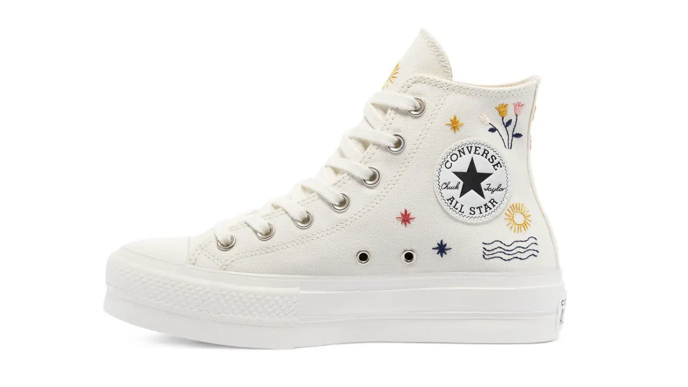 Pretty Embroidered Details Decorate These Cute Converse Chuck Taylors ...