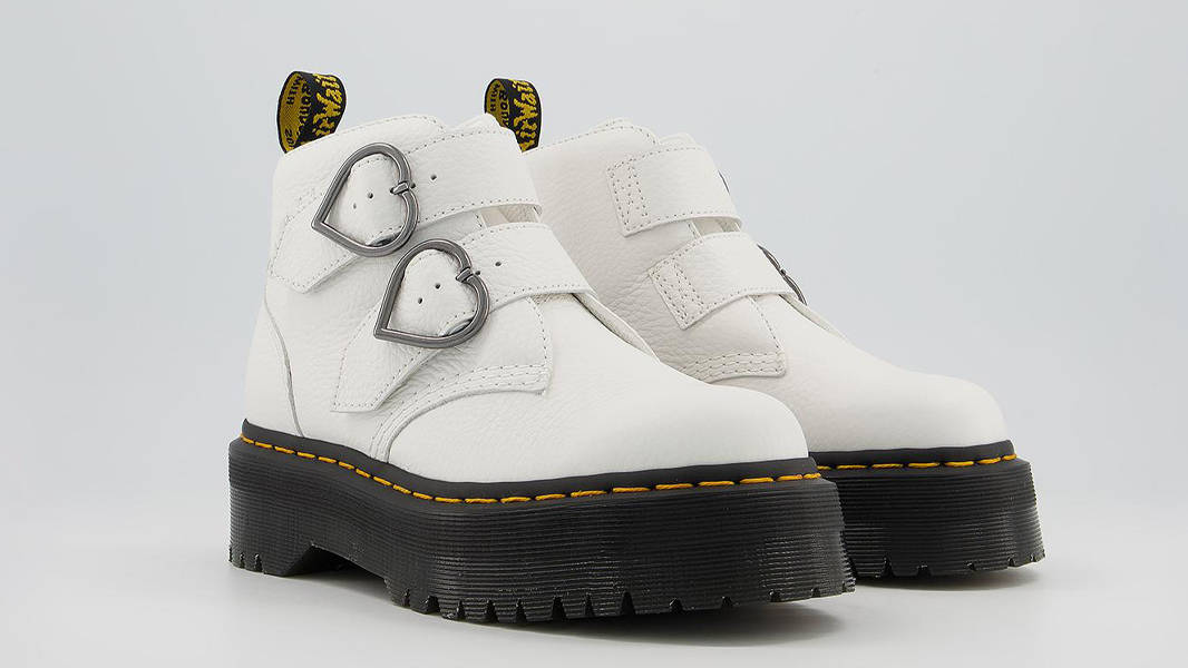 Dr Martens Devon Heart Boots White