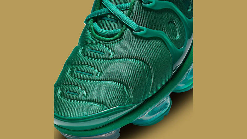 nike air vapormax plus mystic green