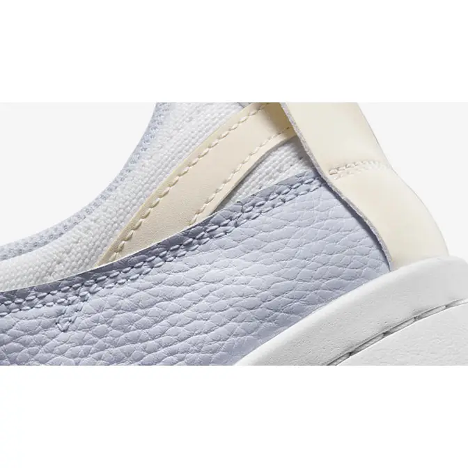 wmns dunk low disrupt summit white desert sand ghost