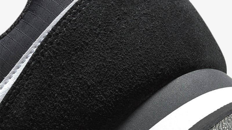 Nike MD Runner 2 Black Anthracite Closeup