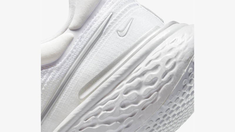 Epic phantom react cheap flyknit white pure platinum