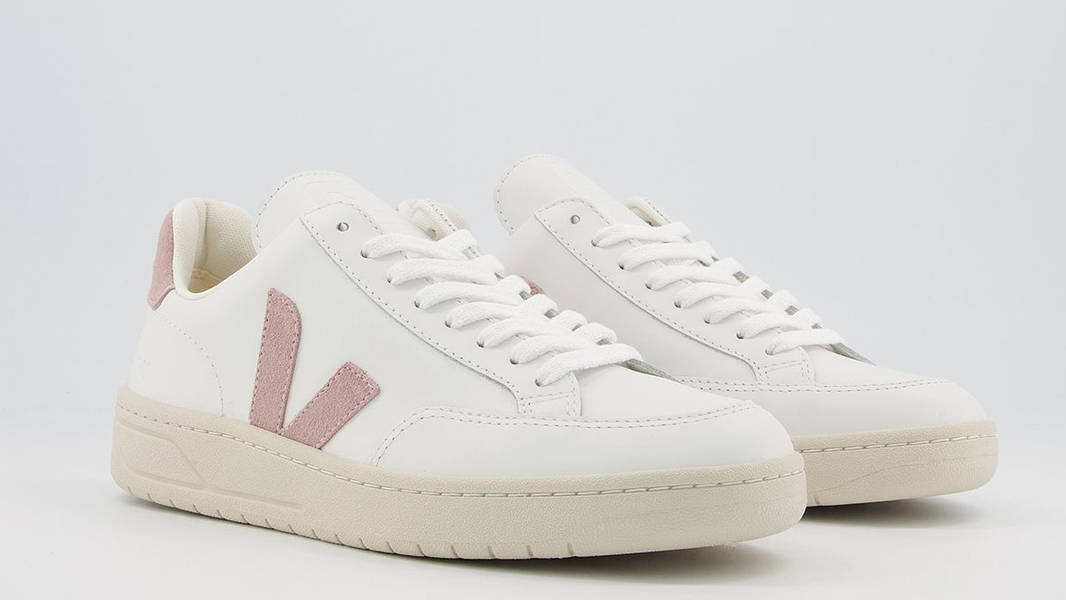 Veja V-12 Extra White Babe