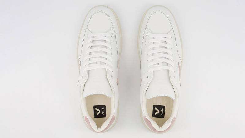 Veja V-12 Extra White Babe