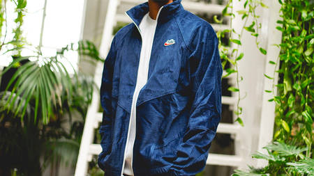 The Nike Heritage Windrunner Corduroy Jacket "Midnight Navy" Is the Perfect Spring Staple The Nike Heritage Windrunner Corduroy Jacket "Midnight Navy" Is the Perfect Spring Staple
