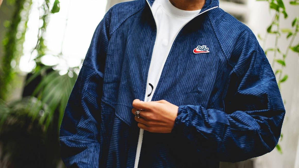 Nike heritage essentials cord windrunner jacket in navy Clearance