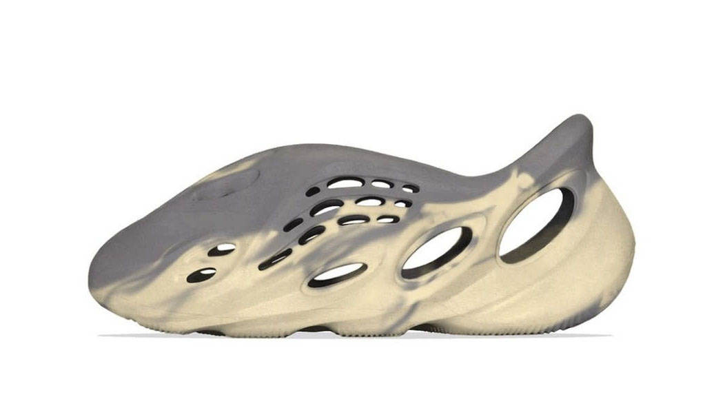 yeezy-foam-runner-mxt-moon-grey_w900