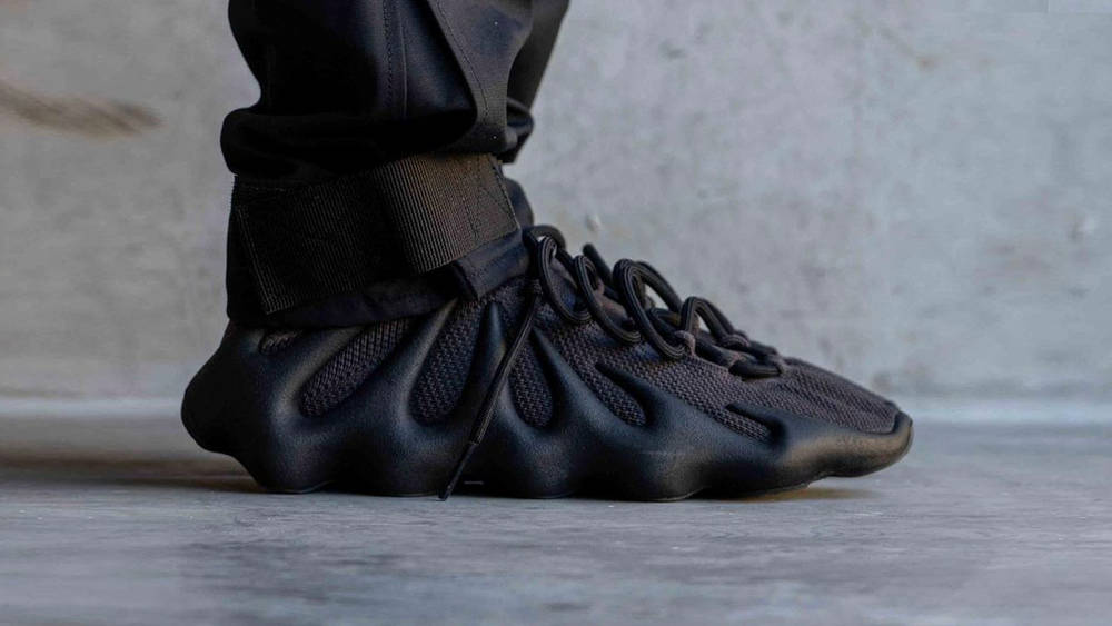 Image via yankeekicks Yeezy 450 "Dark Slate"