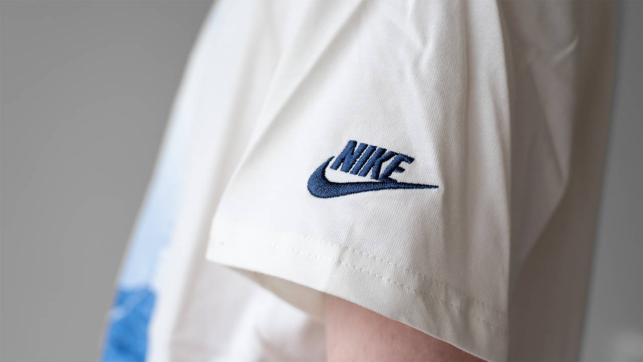 This Nike Sportswear Reissue T-Shirt Pays Homage to Their '87 Boating Collection