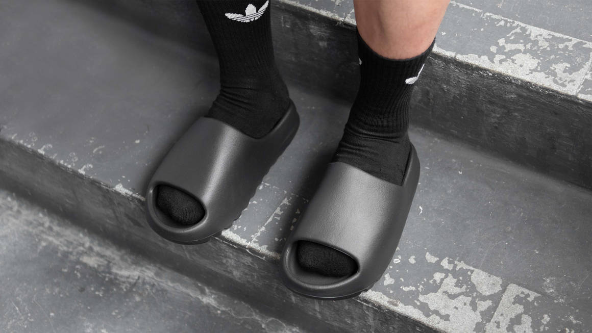 Yeezy Slides Sizing: How Do They Fit? | The Sole Supplier