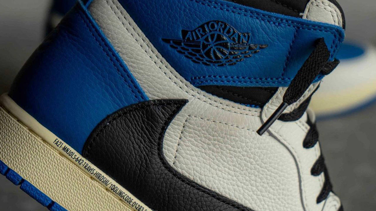 Travis Scott x fragment design x Air Jordan 1