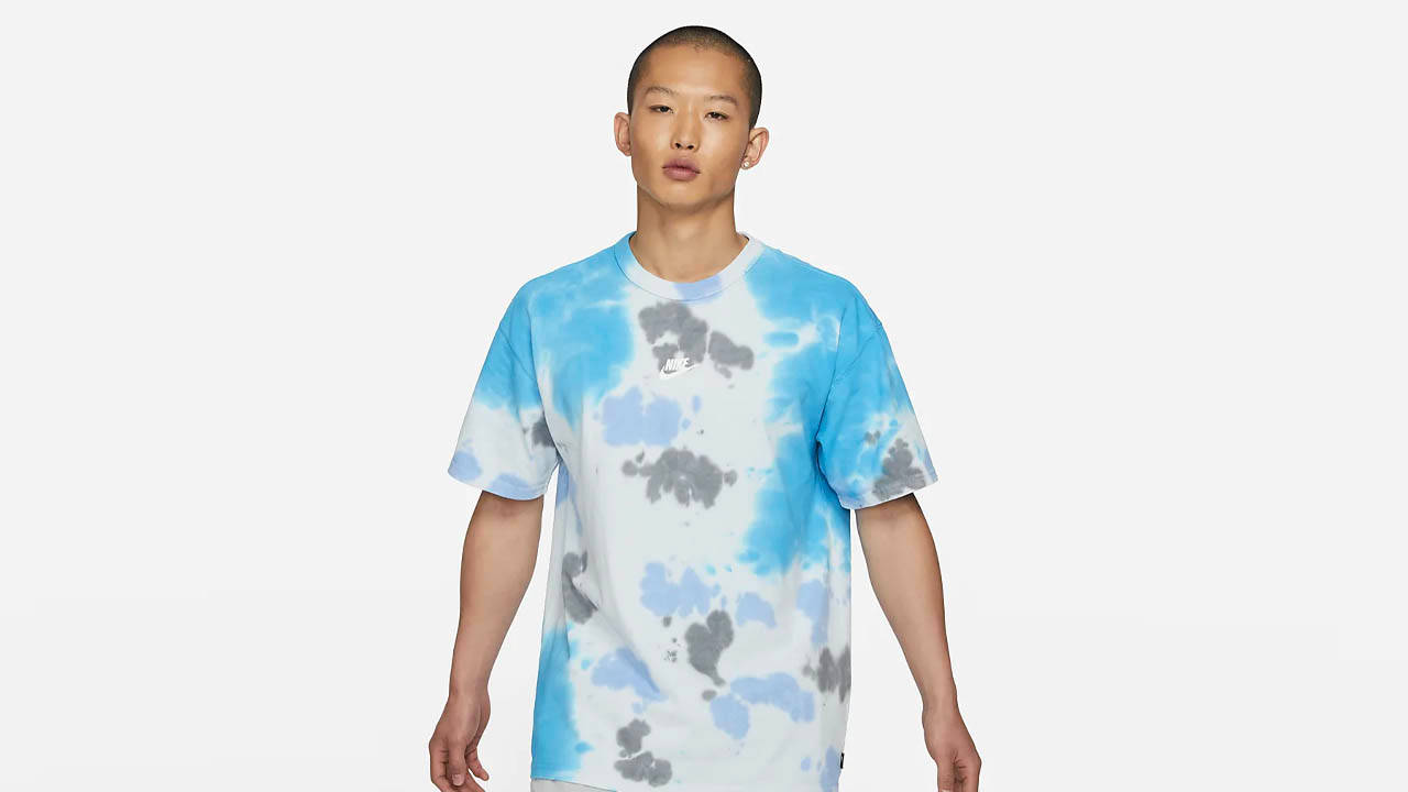 Upgrade Your Graphic T-Shirt Rotation Right Now Using Nike's Mega 20% Off Code!