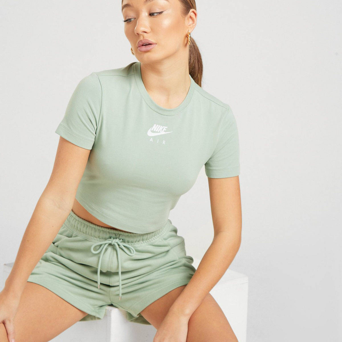 nike green t shirt
