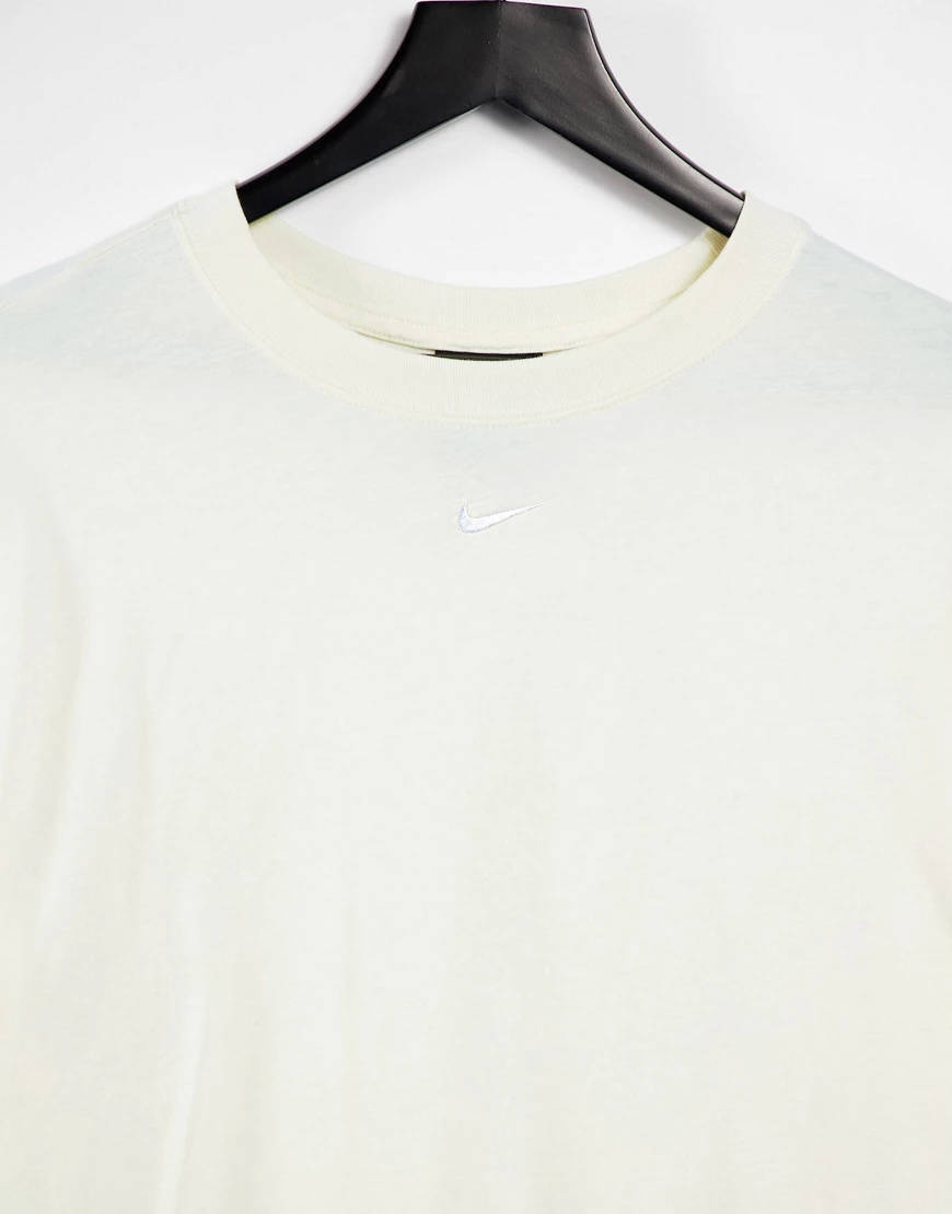 nike move 2 zero tee