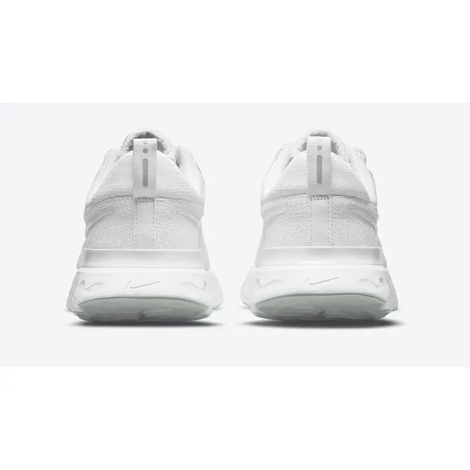 Nike sales white flyknit